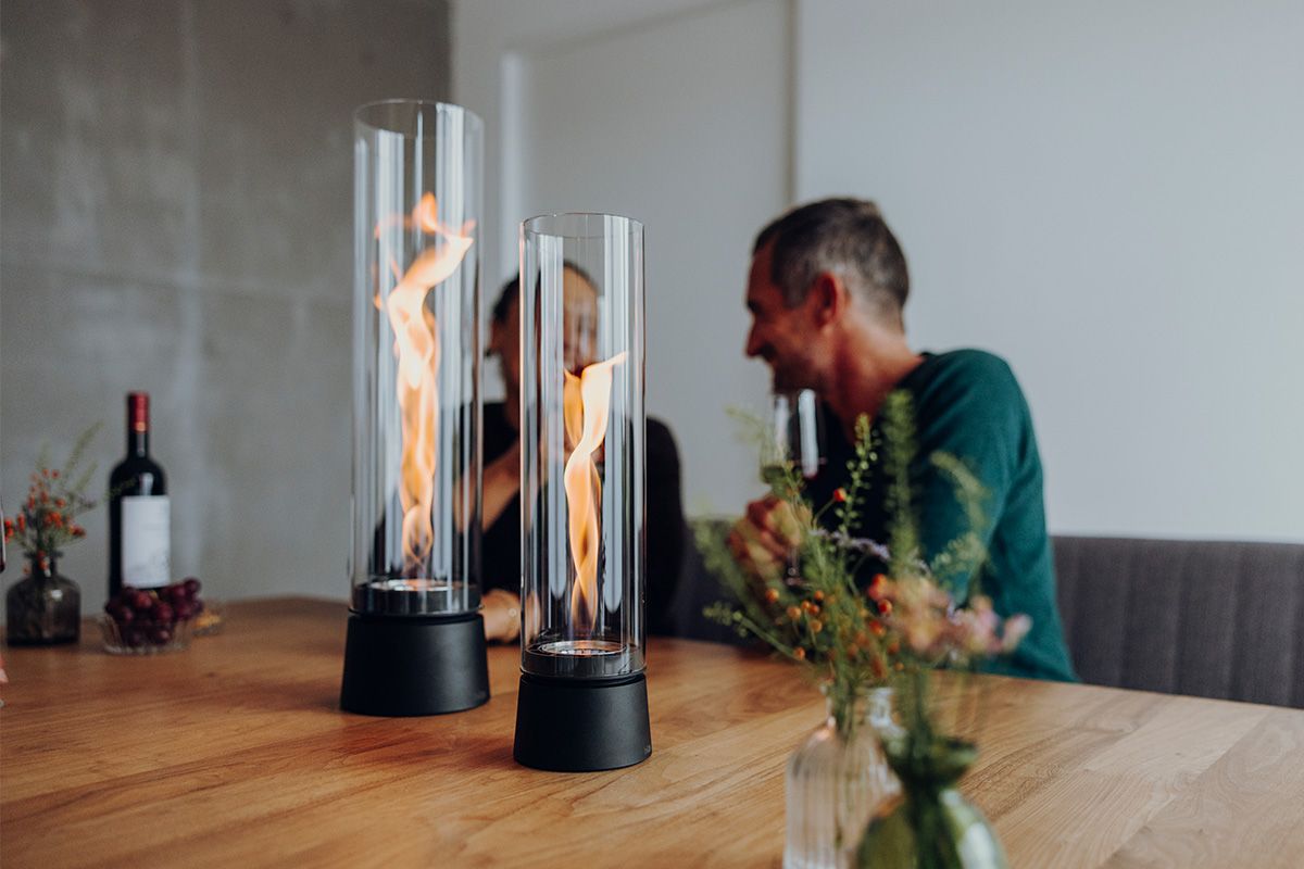 00902 SPIN air 900 Tischfeuer Alu mattschwarz atmo 02 pdp 1920x1920