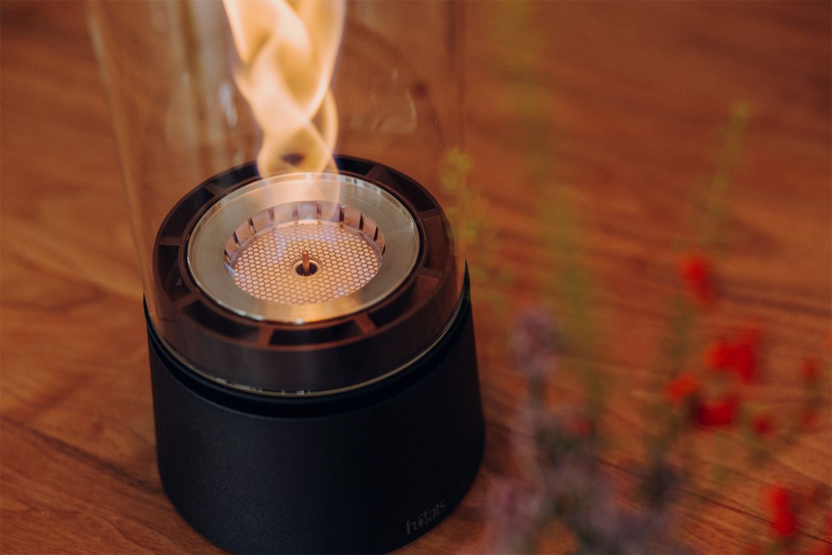 00903 SPIN air 1200 Tischfeuer Alu mattschwarz atmo 02 pdp 1920x1920